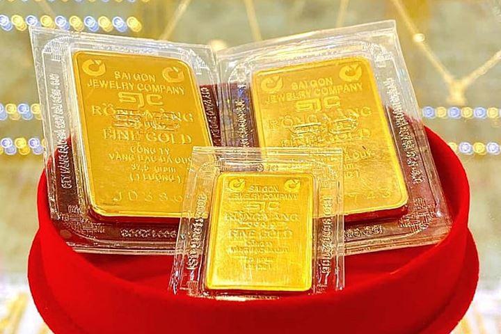 Giá vàng miếng SJC và Doji